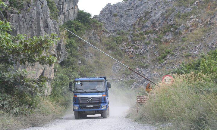 Khai thác đá ở Kiên Giang, 2 người bị đá đè chết