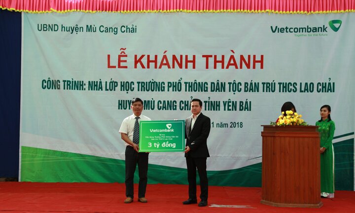 Khánh thành Nhà lớp học tại Yên Bái do Vietcombank tài trợ xây dựng