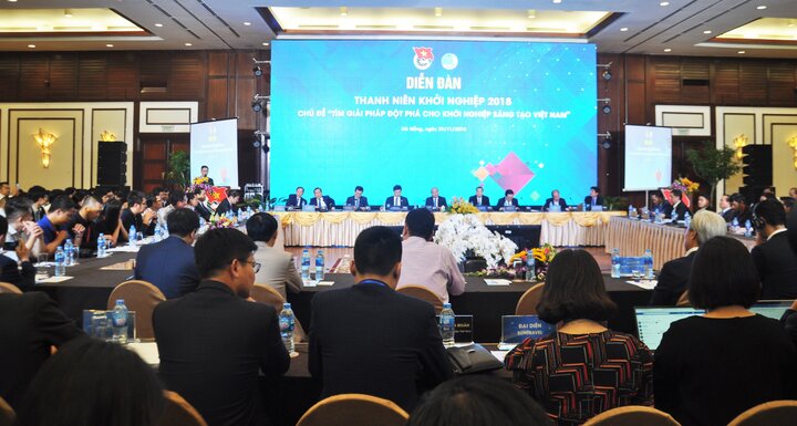 Thủ tướng tham dự Diễn đàn Thanh niên khởi nghiệp 2018