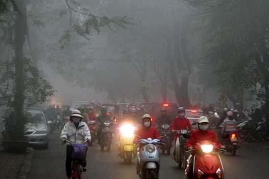 Miền Bắc có sương mù nhẹ, miền Nam có mưa dông