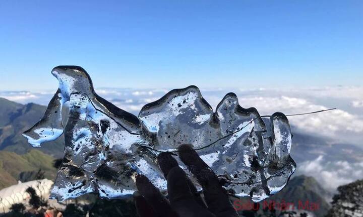 Ảnh: Nhiệt độ xuống 0 độ C, Fansipan kỳ ảo trong lớp băng giá