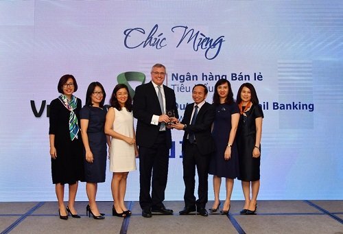Vietcombank nhận giải thưởng 'Ngân hàng bán lẻ tiêu biểu' năm 2018
