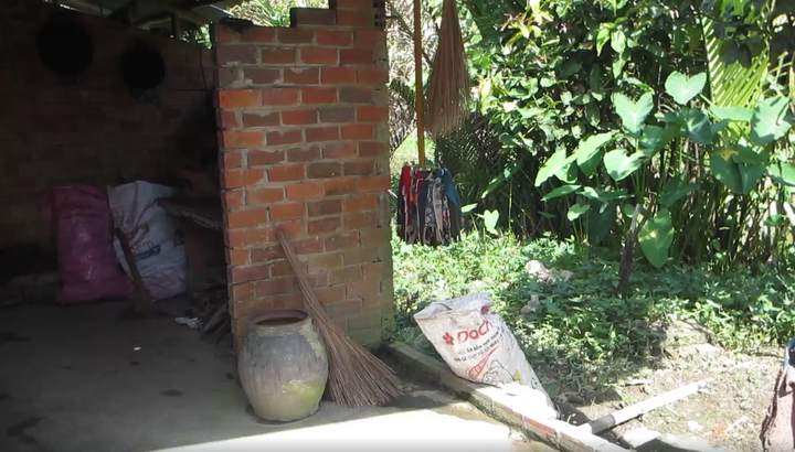 Người đàn ông không mặc quần áo đột nhập nhà dân lúc nửa đêm ở Vĩnh Long