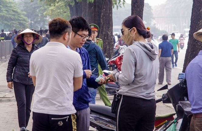 Vé bán kết lượt về AFF Cup: Phe vé mua lại gấp 4 lần, bán ra gấp 8