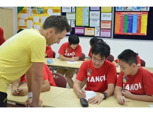 Đề xuất tiếng Anh là ngôn ngữ thứ hai, nguyên Thứ trưởng Giáo dục: Thiếu ngôn ngữ này giống như người 'thọt chân'