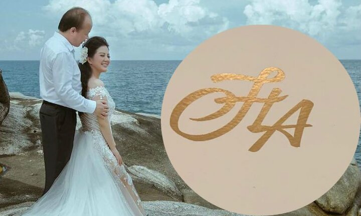 Tiết lộ thiệp cưới của ca sĩ Đinh Hiền Anh và chồng là Thứ trưởng Bộ Tài chính