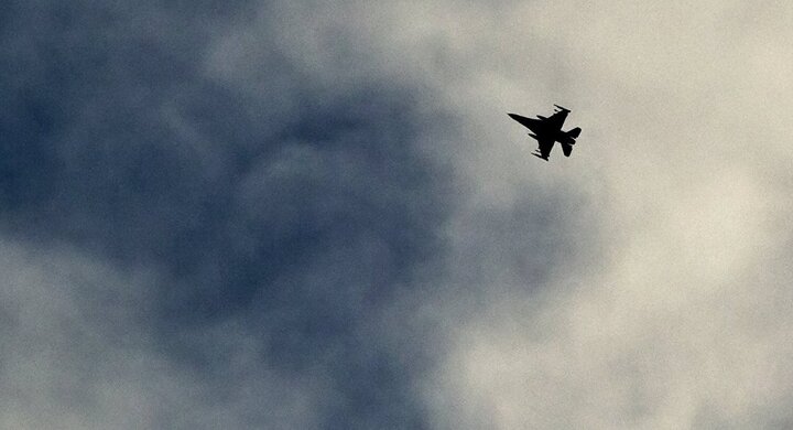 Liên quân do Mỹ dẫn đầu không kích miền Đông Syria