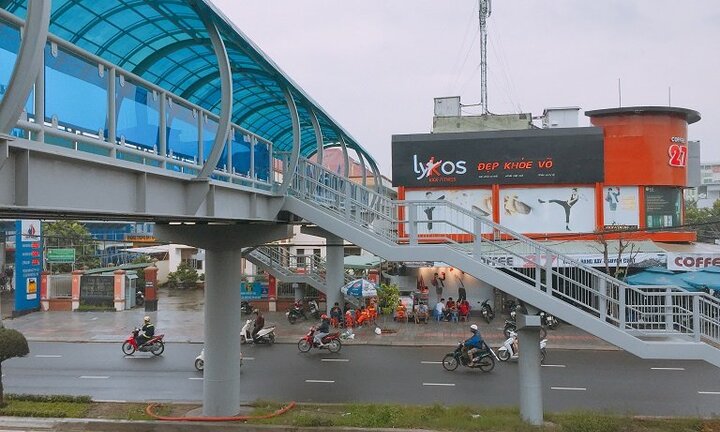 Ảnh: Cầu vượt đi bộ đầu tiên ở Đà Nẵng