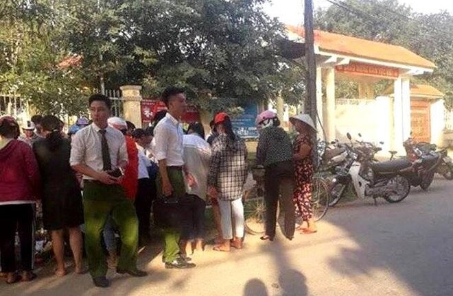 Thi thể trẻ sơ sinh còn nguyên dây rốn nằm bên vệ đường ở Thanh Hóa