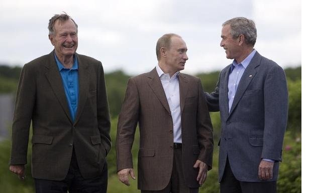 Cuộc gặp kỳ lạ của Tổng thống Bush 'cha' và Tổng thống Nga Putin