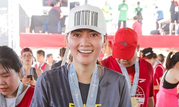 Giảm 20 kg sau sinh, Ngọc Lan hào hứng thi chạy cùng Thùy Anh