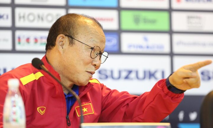 Video: HLV Park Hang-seo cảnh tỉnh cầu thủ Việt Nam bằng bài học năm 2014