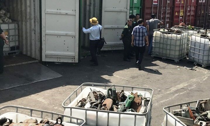 Doanh nghiệp nhập 20 container rác thải công nghiệp đã bỏ trốn