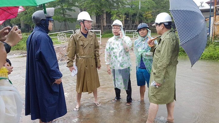 Ngập úng chưa từng có trong lịch sử, Chủ tịch Đà Nẵng chỉ đạo ‘nóng’