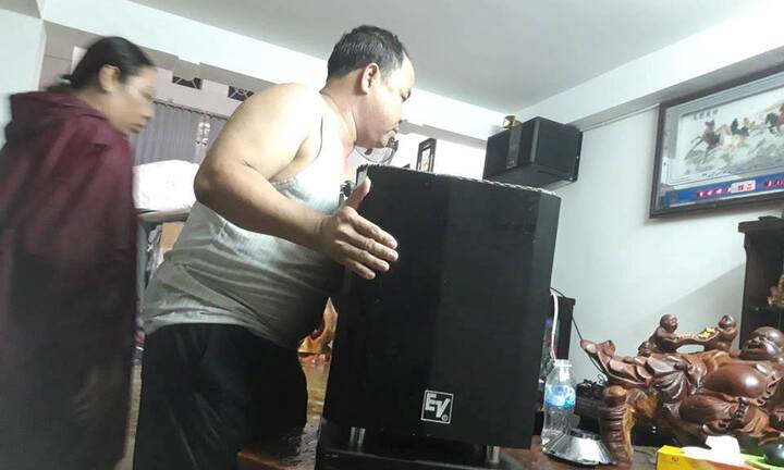 Người dân Quảng Nam trắng đêm dọn đồ, 'chạy' lũ