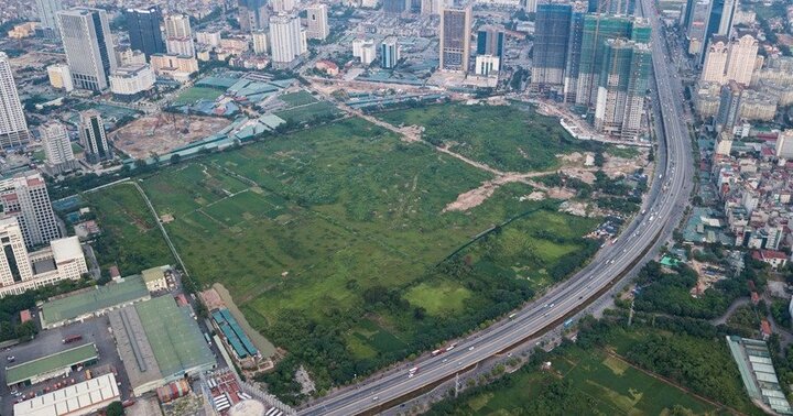 Clip: Toàn cảnh dự án công viên gần 1.000 tỷ đồng có nhà hát hiện đại nhất Hà Nội nhìn từ flycam