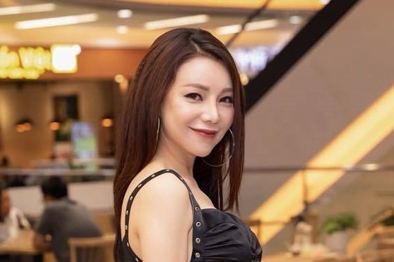 Trà Ngọc Hằng bất ngờ thừa nhận đã sinh con gái, đang làm mẹ đơn thân