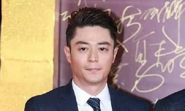 Hoắc Kiến Hoa bị rối loạn ám ảnh cưỡng chế sau nhiều tháng chăm con