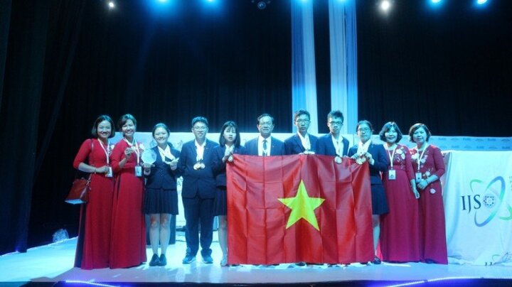6 học sinh Việt Nam đều giành huy chương tại kỳ thi Khoa học trẻ quốc tế