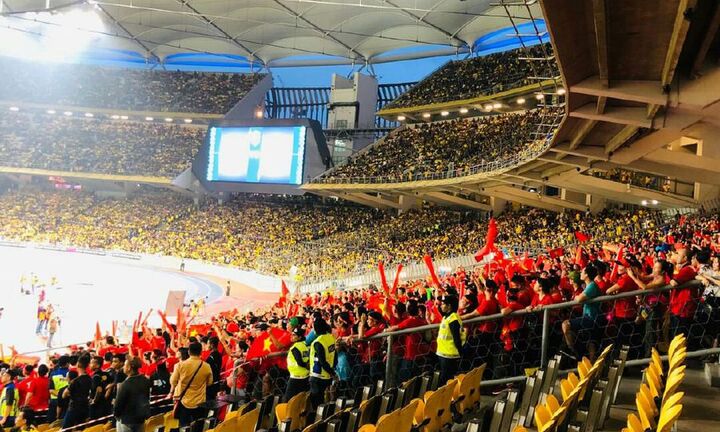 Nhiều CĐV Việt Nam có vé vẫn không được vào xem thầy trò Park Hang Seo thủ hoà Malaysia