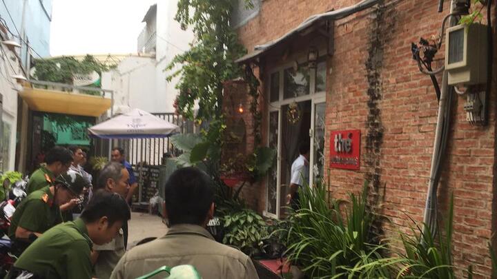 Hàng chục thanh niên quan hệ đồng tính trong tiệm cạo mặt, gội đầu ở TP.HCM