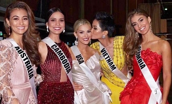 Báo quốc tế chỉ trích Hoa hậu Mỹ vì chê tiếng Anh của H'Hen Niê