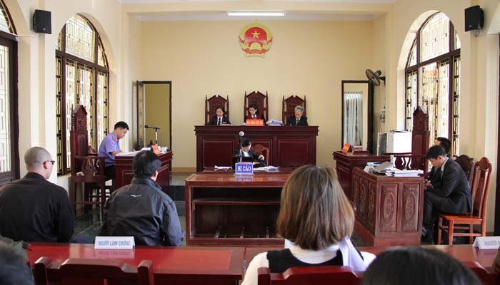 Tuần tới, mở lại phiên tòa xét xử cha con nguyên đại tá công an đánh vợ chồng anh trai nhập viện