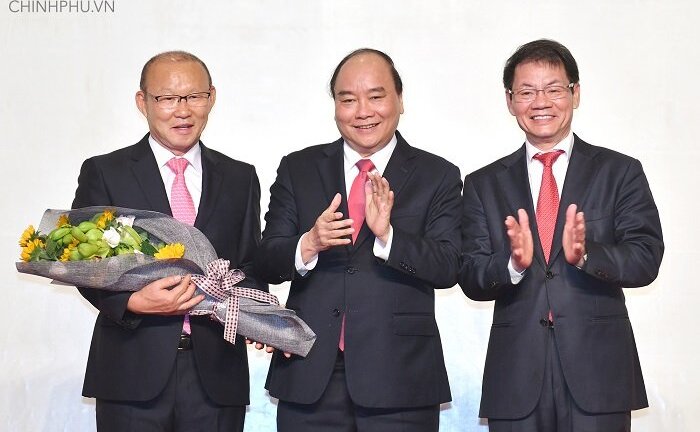 Thủ tướng Nguyễn Xuân Phúc biểu dương đội tuyển Việt Nam