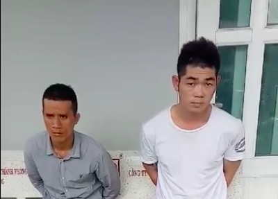 Bắt gọn 2 tên cướp lao xe lên vỉa hè, giật dây chuyền phụ nữ ở TP.HCM