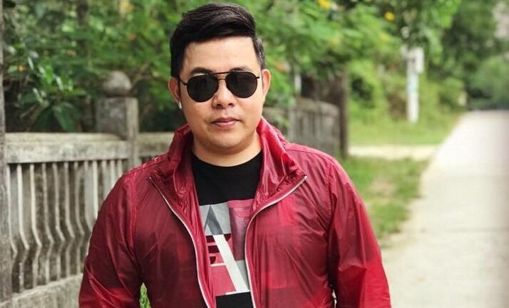 Quang Lê: 'Tôi từng đi bán máy karaoke trước khi làm ca sĩ'