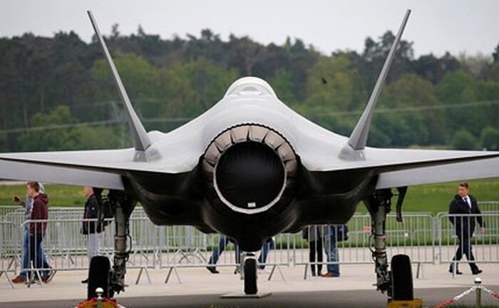 Nhật mua chiến cơ tàng hình của Mỹ để đối phó Trung Quốc