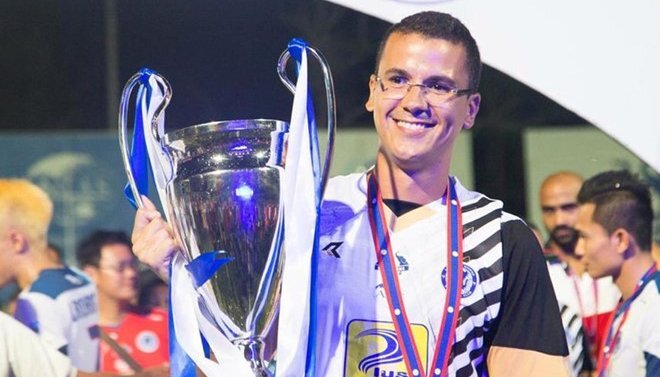 Báo Hàn Quốc đồng loạt đưa tin đội tuyển Việt Nam có HLV thể lực mới thay ông Bea