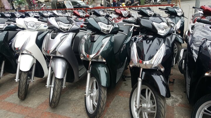 Những điều gây ức chế khi mua ô tô - xe máy dịp cuối năm