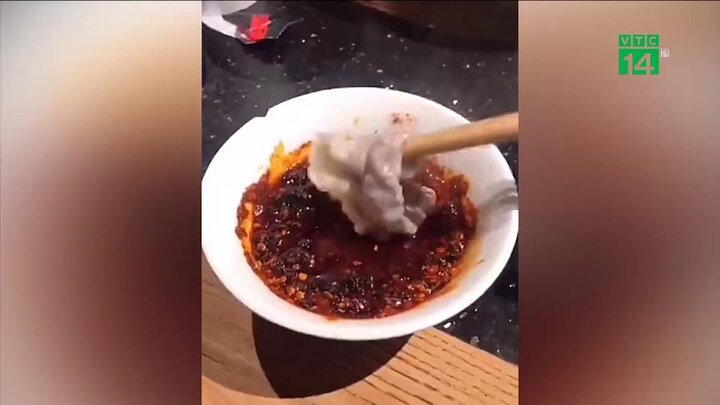 Dân mạng Trung Quốc phát khiếp với món lẩu bò sầu riêng, trà sữa matcha