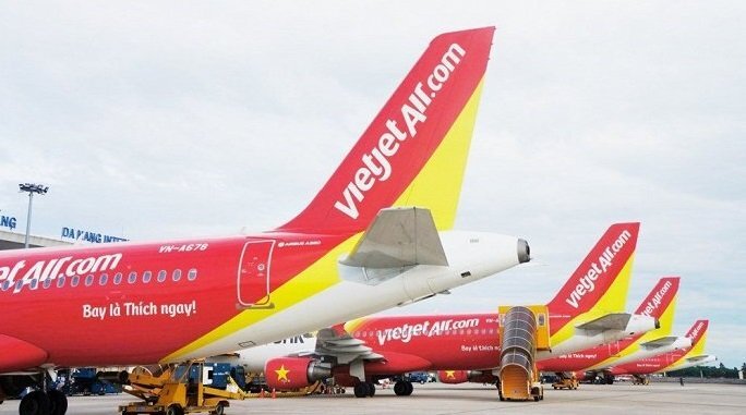 Đình chỉ tổ bay hạ cánh nhầm đường băng, dừng tăng chuyến với Vietjet Air