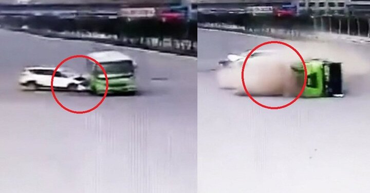 Clip: Ô tô con đột ngột tăng tốc, đâm xe buýt lật nhào thảm khốc