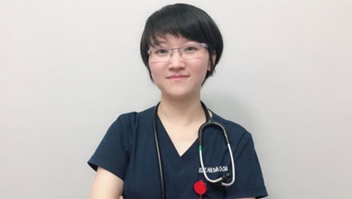 Ba năm quần quật học bác sĩ nội trú của cô gái trẻ