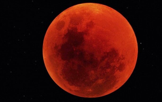 Siêu trăng máu sắp xuất hiện vào đầu năm 2019