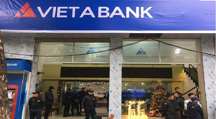 Khách hàng tố bị nhân viên VietABank câu kết lừa đảo hàng trăm tỷ đồng gửi tiết kiệm