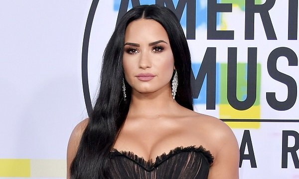 Demi Lovato hứa 'không lãng phí thêm một ngày' sau khi sốc ma túy