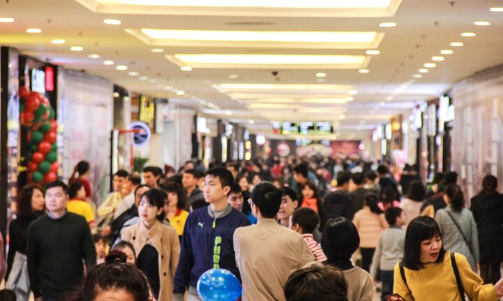 Ảnh: Ngày cuối cùng nghỉ lễ, người dân Thủ đô ùn ùn kéo đến siêu thị trốn rét