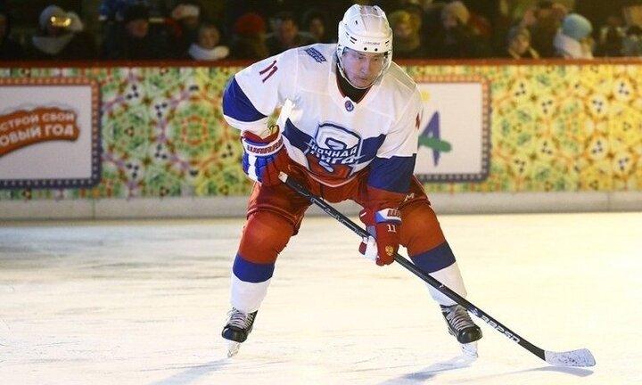 Video: Tổng thống Putin chơi khúc côn cầu trên băng như VĐV chuyên nghiệp