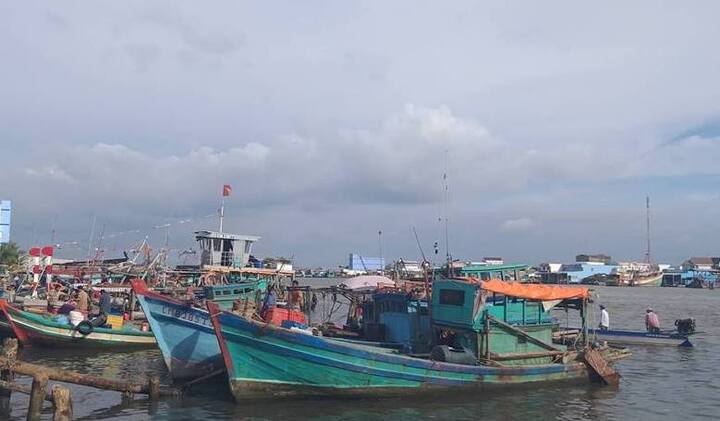 Bão Pabuk giật cấp 10 tiến gần Nam Bộ: Một tàu cá Bạc Liêu đang chết máy giữa biển