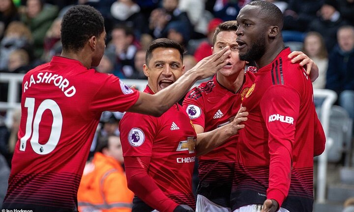 Vòng 21 Ngoại Hạng Anh: MU thắng trận thứ tư liên tiếp, Chelsea bị cầm hòa