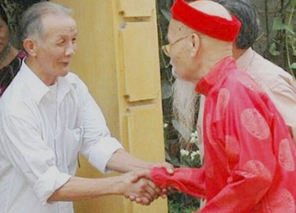 Nguồn gốc và ý nghĩa của tục xông đất đầu năm