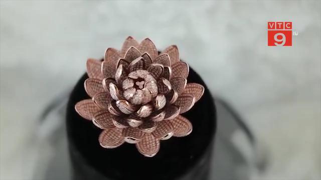 Nhẫn hoa sen tinh xảo đính 6.690 viên kim cương phá kỷ lục thế giới