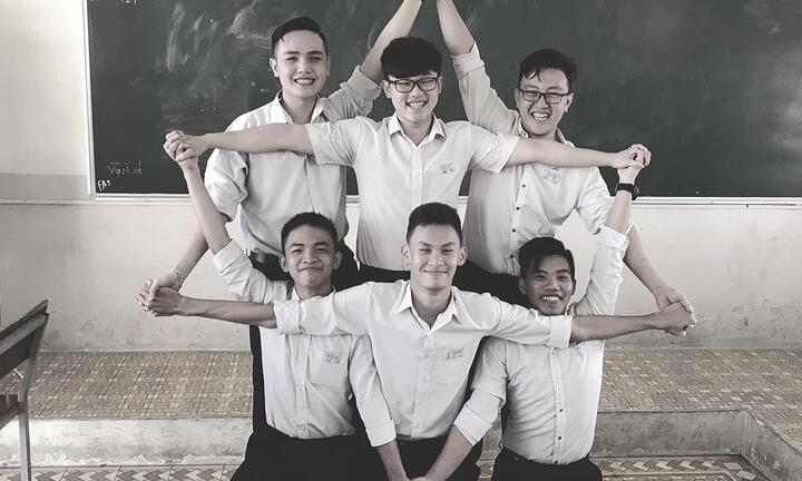 Trào lưu tạo hình ngôi sao chụp ảnh của giới trẻ khiến dân mạng thích thú