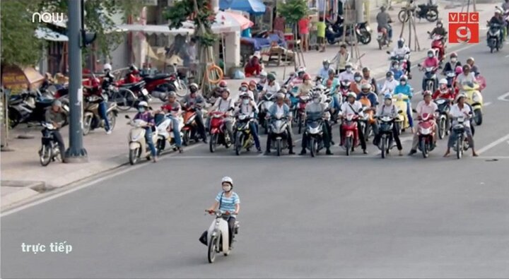 Làm thế nào để phòng tránh rủi ro khi dừng đèn đỏ?