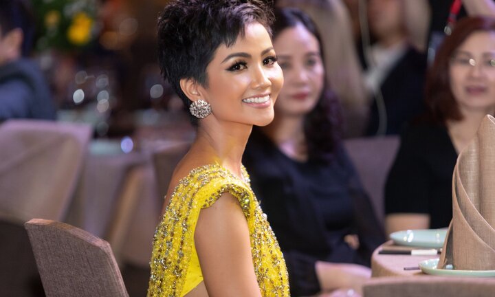 Hoa hậu H’hen Niê tham dự lễ hội âm nhạc Thu hẹp khoảng cách