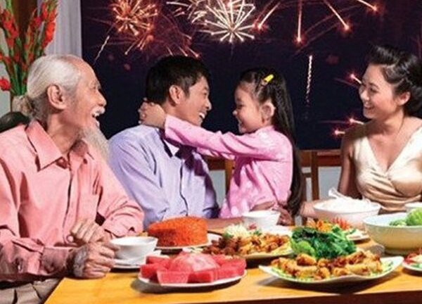 Bữa cơm tất niên - bữa cơm đoàn viên thiêng liêng trong văn hóa Việt